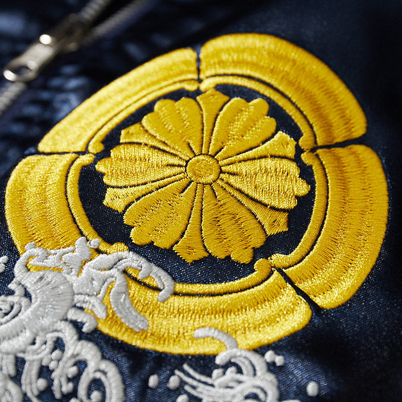 PT-054 Tidebreaker Navy/Cream crest embroidery detail